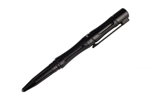 T5 – это изысканная тактическая ручка, пригодная для решения множества задач. Помимо обычного письма от руки, она может служить оружием самозащиты, аварийным стеклобоем и даже писать на твёрдых материалах и стекле.